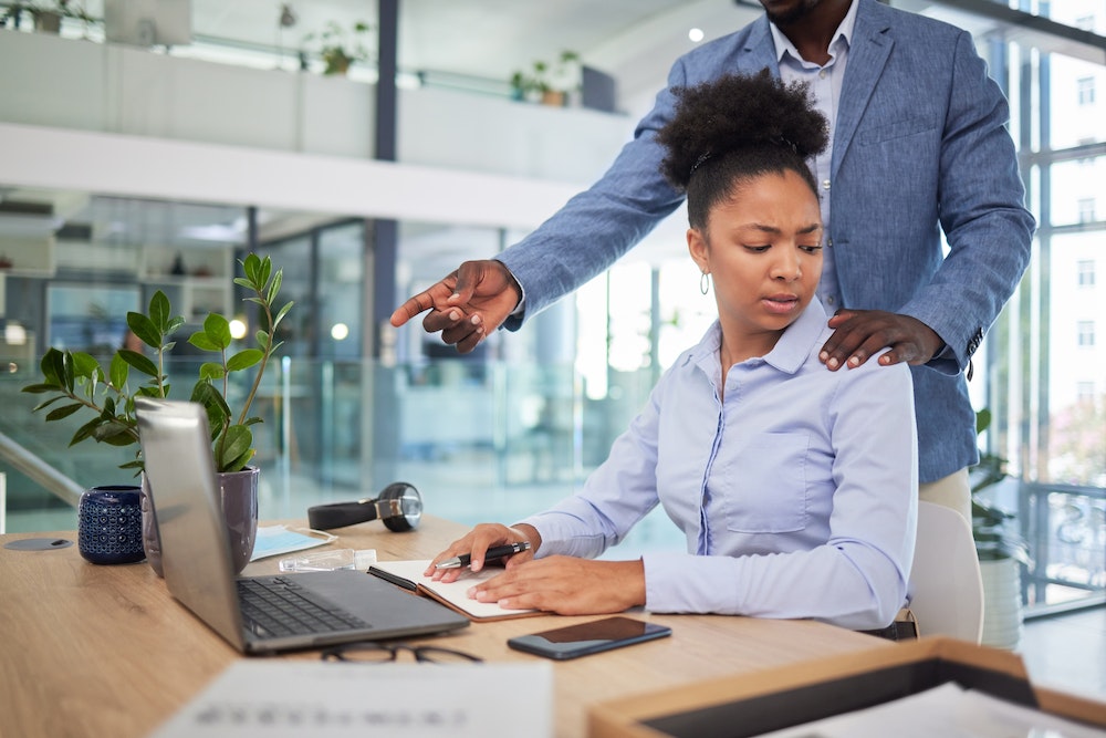 Harcèlement au travail : Comment le reconnaître et agir en conséquence