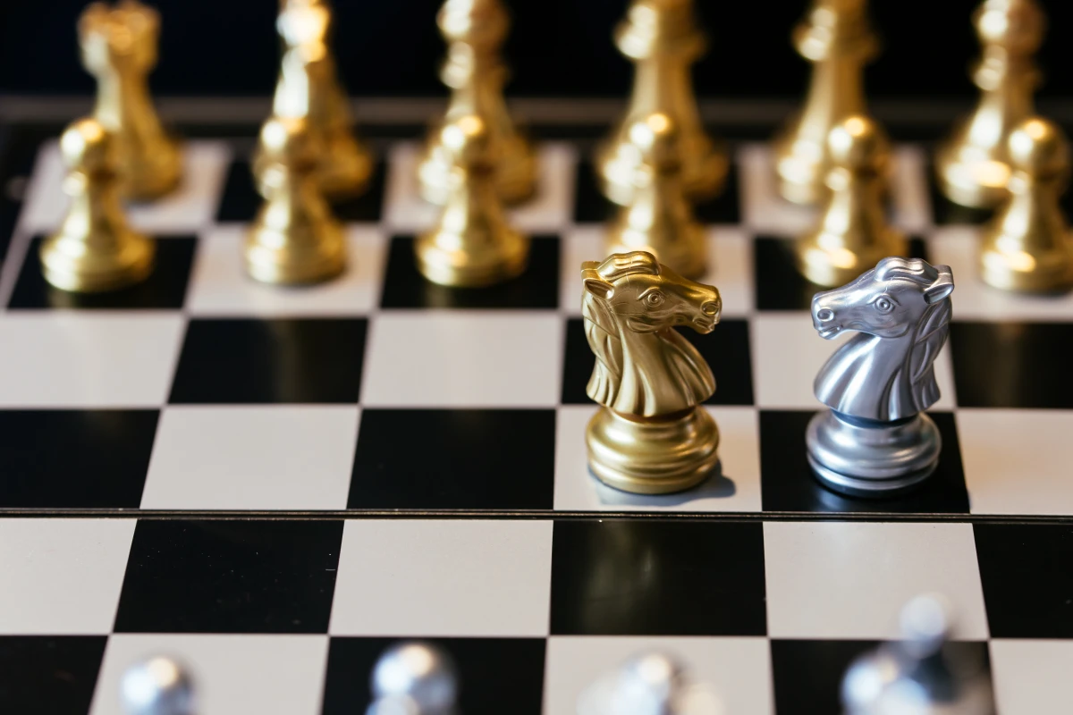 Comprendre les différences entre conflit et litige : une approche juridique