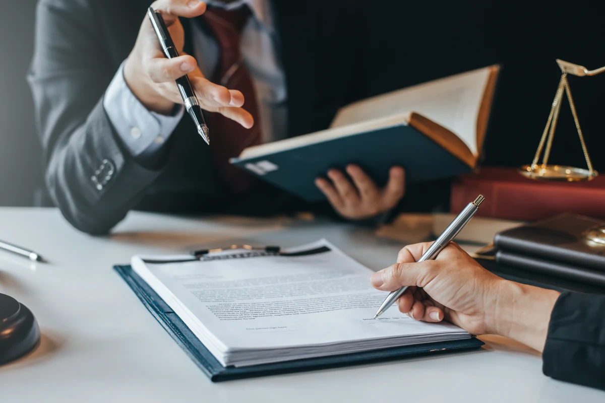 Analyse Juridique des Litiges sur le Numéro EORI : Comprendre les Enjeux et les Solutions