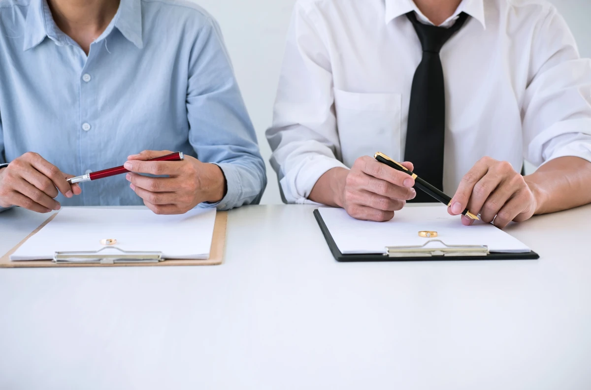 Divorce et répartition des biens communs : Guide complet pour une séparation équitable